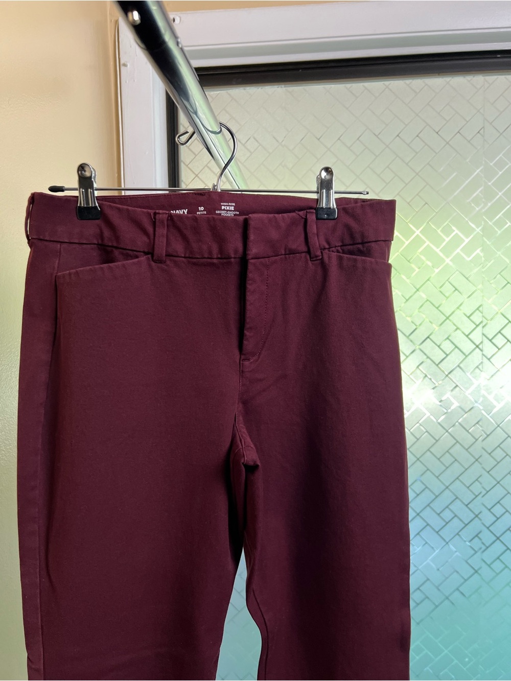 Old Navy • High Rise Pixie Pants • Size 10P